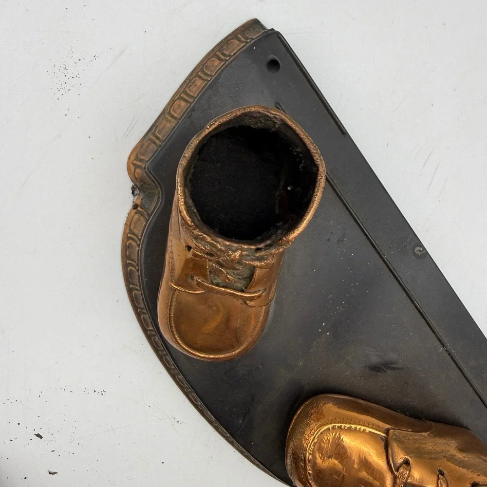 Vintage Bronzed Baby Shoes Keepsake Display Stand Set Copper Tone 6098 Decor